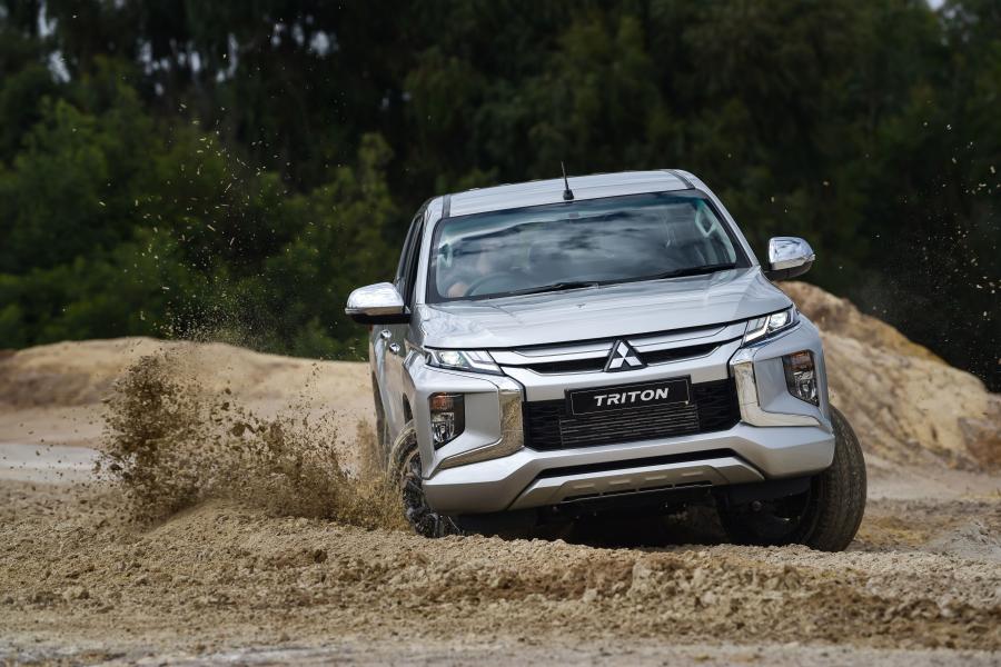  Mitsubishi Triton Double Cab 2019 года  (ZA) (фото 5 из 40)